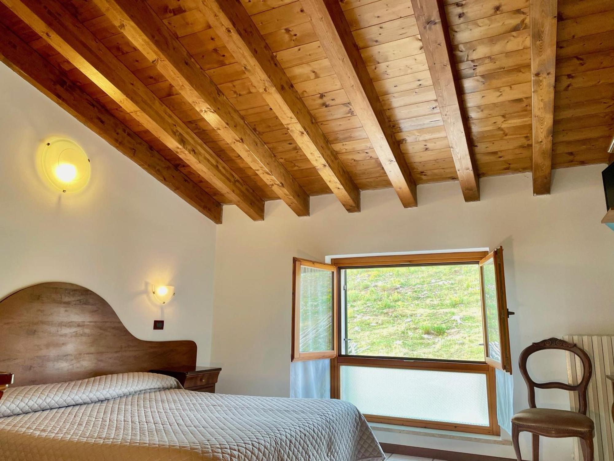 Hotel Edelweiss San Zeno di Montagna Exterior foto