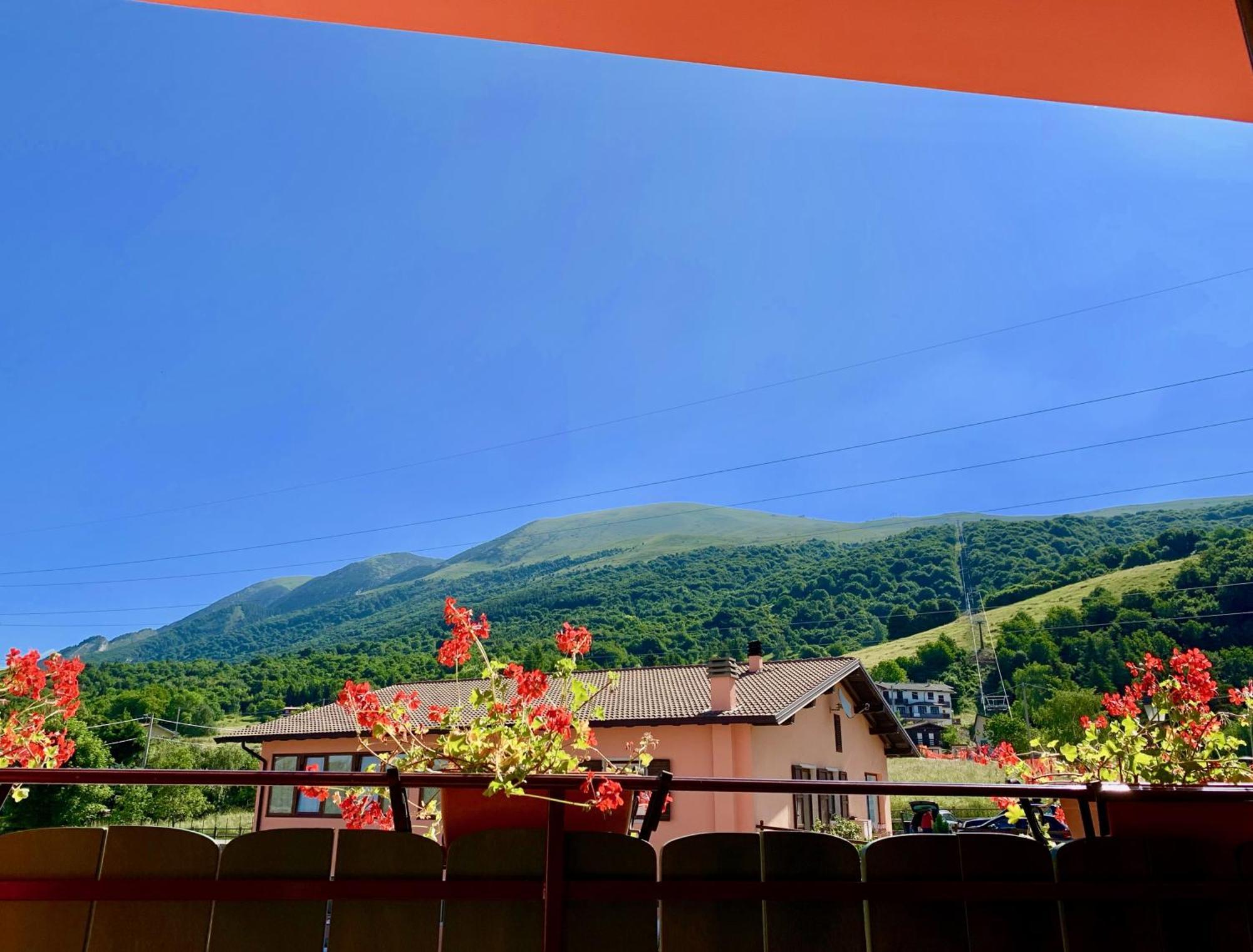 Hotel Edelweiss San Zeno di Montagna Exterior foto